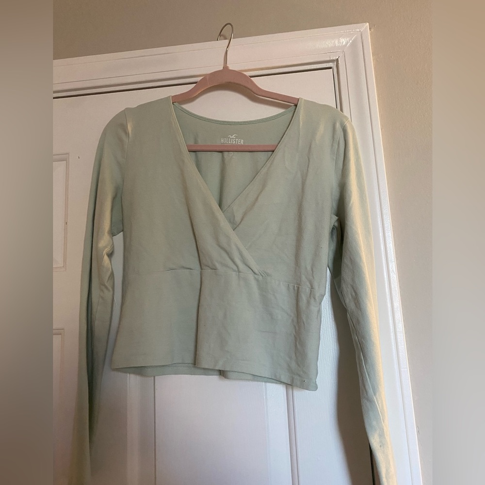 hollister fitted long sleeve crop top